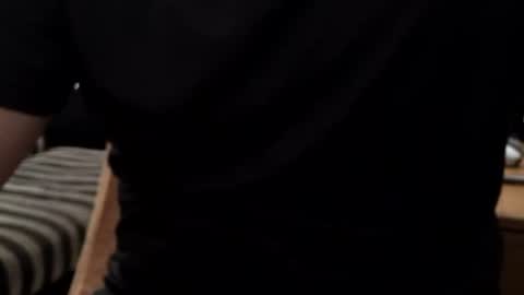 Snapshot of ivanxx712 chatting on January 25, 11:43 pm Ivanxx712 online show from January 25, 11:43 pm