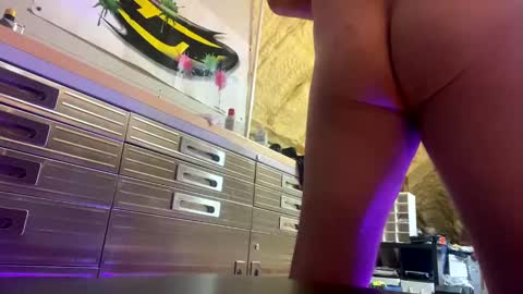 Snapshot of iwinnner chatting on September 28, 3:48 am That Guy online show from September 28, 3:48 am