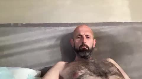 izzysboytoy1 online show from April 20, 6:49 am