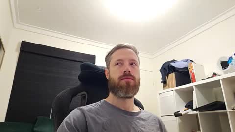 Snapshot of j0hnny_thunder chatting on October 16, 12:51 am Johnny Thunder online show from October 16, 12:51 am