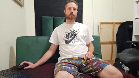 Snapshot of j0hnny_thunder chatting on October 22, 6:39 am Johnny Thunder online show from October 22, 6:39 am