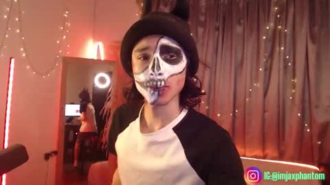 Hey im Jaxxxon check my info     online show from October 31, 8:50 am