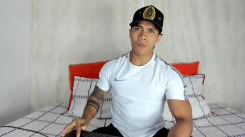 Snapshot of j_musiry chatting on January 28, 5:11 am i am juan musiry independent model  online show from January 28, 5:11 am