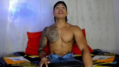 Snapshot of j_musiry chatting on March 5, 5:18 am i am juan musiry independent model  online show from March 5, 5:18 am