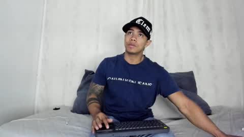 Snapshot of j_musiry chatting on December 24, 9:50 am i am juan musiry independent model  online show from December 24, 9:50 am