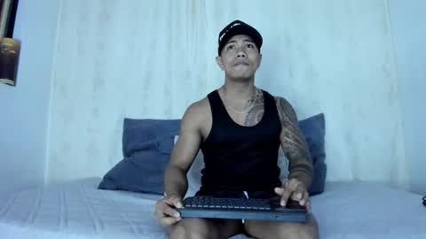 Snapshot of j_musiry chatting on December 31, 11:06 pm i am juan musiry independent model  online show from December 31, 11:06 pm