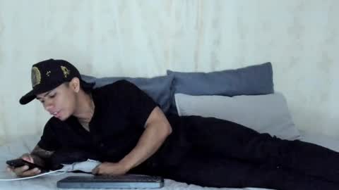 Snapshot of j_musiry chatting on February 14, 5:03 pm i am juan musiry independent model  online show from February 14, 5:03 pm