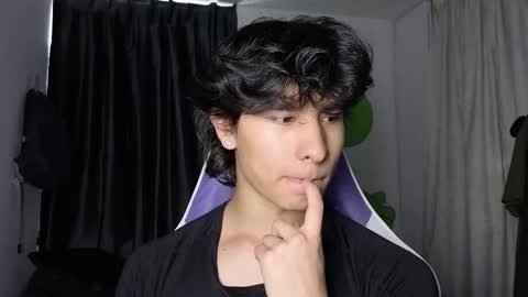 Noah online show from February 4, 6:25 pm