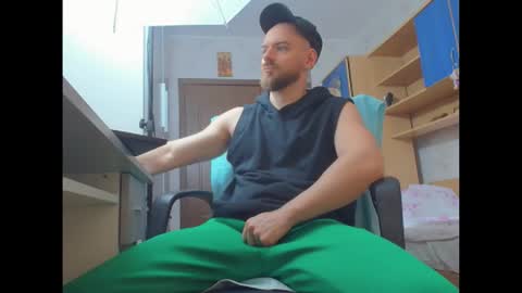 Snapshot of jaceblaze chatting on October 22, 4:27 am Jace online show from October 22, 4:27 am