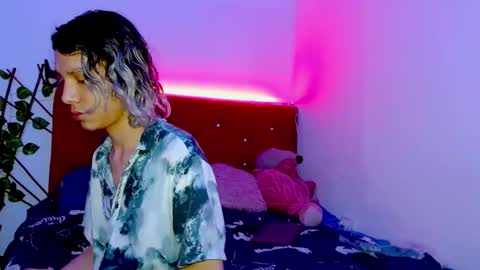 Snapshot of jack_s21 chatting on December 2, 12:05 pm Laick online show from December 2, 12:05 pm