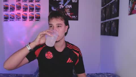 J online show from December 3, 11:27 am