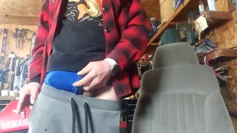 Dess online show from February 25, 7:04 pm