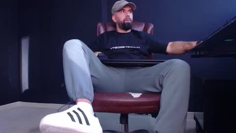 JackEthan online show from October 24, 6:15 am