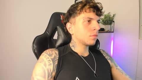 jacobb116 online show from February 12, 2:24 am