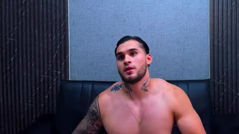 Snapshot of jacobsthorm chatting on October 16, 4:42 am jacobsthorm online show from October 16, 4:42 am