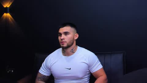 Snapshot of jacobsthorm chatting on February 23, 3:18 am jacobsthorm online show from February 23, 3:18 am