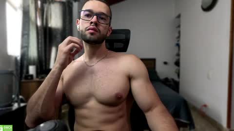 Snapshot of jacobt77 chatting on December 17, 2:11 pm Jacob online show from December 17, 2:11 pm