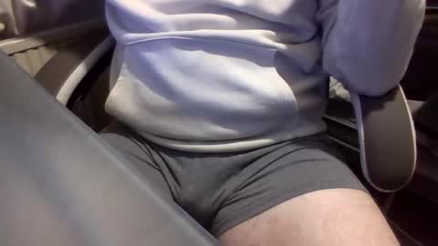 jakieg010 online show from April 12, 1:42 am