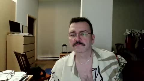 James2025 online show from April 18, 5:31 am