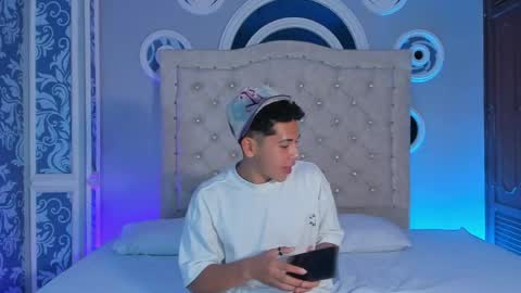 Jamess  online show from April 23, 2:38 am