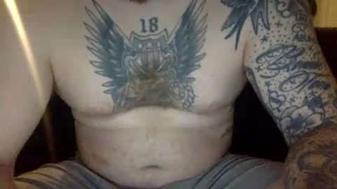 Snapshot of jamesbuilt chatting on December 16, 5:27 am jamesbuilt online show from December 16, 5:27 am