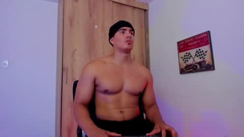 Snapshot of jamesgraay chatting on December 3, 3:44 pm James Gray online show from December 3, 3:44 pm