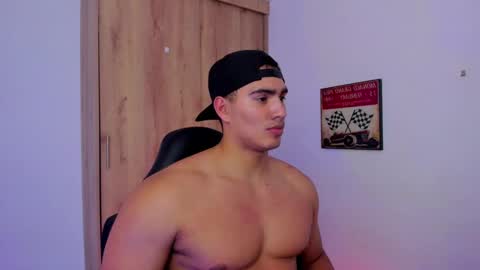 Snapshot of jamesgraay chatting on December 8, 8:20 am James Gray online show from December 8, 8:20 am