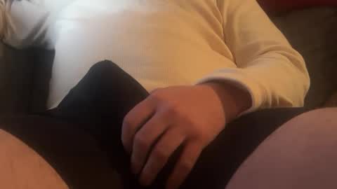 Snapshot of jamesjazz23 chatting on January 4, 5:16 am jamesjazz23 online show from January 4, 5:16 am