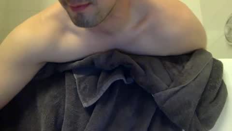 Snapshot of jamesnewtron chatting on January 13, 4:18 am jamesnewtron online show from January 13, 4:18 am