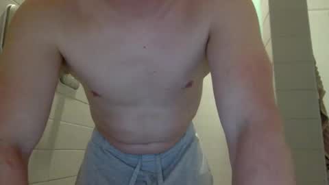 Snapshot of jamesnewtron chatting on February 15, 4:14 am jamesnewtron online show from February 15, 4:14 am