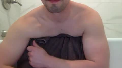 Snapshot of jamesnewtron chatting on December 22, 4:06 am jamesnewtron online show from December 22, 4:06 am