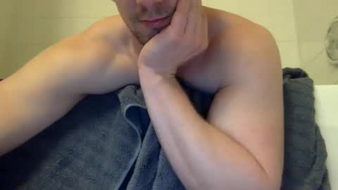 Snapshot of jamesnewtron chatting on January 8, 4:12 am jamesnewtron online show from January 8, 4:12 am