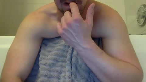 Snapshot of jamesnewtron chatting on January 9, 4:41 am jamesnewtron online show from January 9, 4:41 am