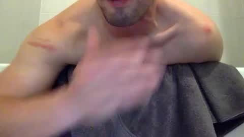 Snapshot of jamesnewtron chatting on October 29, 2:47 am jamesnewtron online show from October 29, 2:47 am