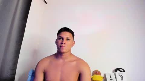 Snapshot of jamesowenn chatting on October 15, 7:49 am James Owenn online show from October 15, 7:49 am