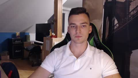 jamesss11158699 online show from December 4, 3:32 pm