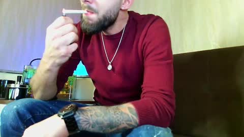 Robbie online show from March 8, 8:35 pm