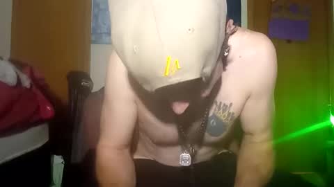 Snapshot of jamieshaneblueeyeswyo307 chatting on December 21, 7:35 am Supafly307blueeyes9in online show from December 21, 7:35 am