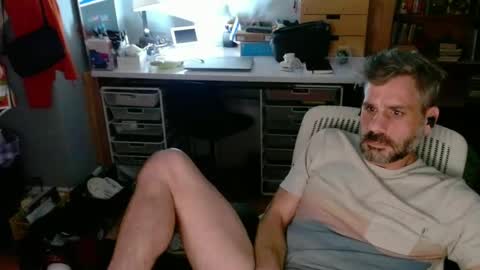 Snapshot of jareth_returns chatting on September 28, 3:59 am jareth_returns online show from September 28, 3:59 am