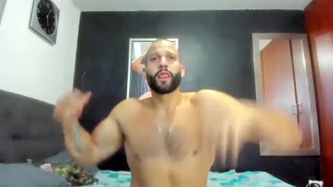 Snapshot of jasonmartiinez chatting on September 25, 5:17 am    online show from September 25, 5:17 am