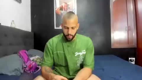 Snapshot of jasonmartiinez chatting on February 22, 6:50 am    online show from February 22, 6:50 am