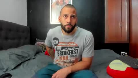 Snapshot of jasonmartiinez chatting on January 22, 2:14 pm    online show from January 22, 2:14 pm