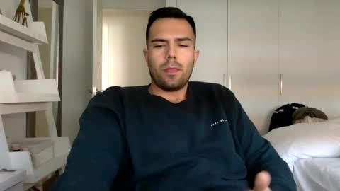 Snapshot of javierscm chatting on December 11, 9:32 am javierscm online show from December 11, 9:32 am