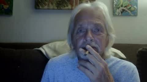 jay-jay1475 online show from May 27, 4:31 am