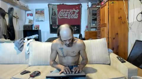 Snapshot of jay_short7863 chatting on October 15, 4:25 pm O F   jay short786 online show from October 15, 4:25 pm
