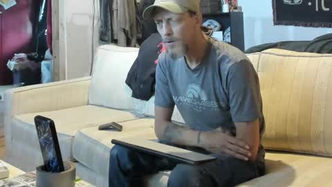 Snapshot of jay_short7863 chatting on September 8, 2:16 pm O F   jay short786 online show from September 8, 2:16 pm