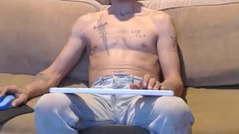 Snapshot of jay_short7863 chatting on January 27, 10:38 pm O F   jay short786 online show from January 27, 10:38 pm