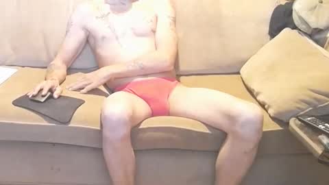 Snapshot of jay_short7863 chatting on December 25, 4:11 pm O F   jay short786 online show from December 25, 4:11 pm
