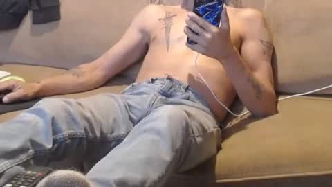 Snapshot of jay_short7863 chatting on February 14, 4:09 pm O F   jay short786 online show from February 14, 4:09 pm