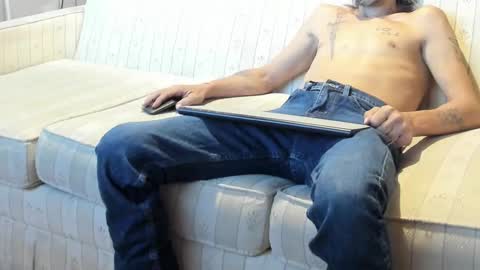 Snapshot of jay_short7863 chatting on September 12, 5:13 pm O F   jay short786 online show from September 12, 5:13 pm